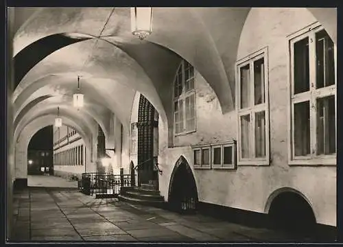 AK Rostock, Rathaus, Eingang zum Ratskeller