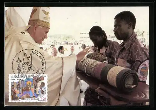 AK Afrika, Papstbesuch 1985, Der Papst nimmt Geschenke entgegen