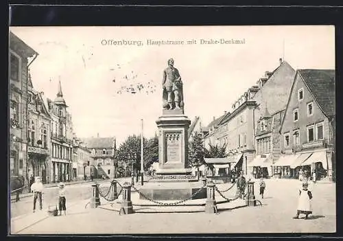 AK Offenburg, Hauptstrasse mit Drake-Denkmal