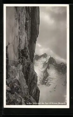 AK Bergsteiger in der Südwand des Ago di Sciora