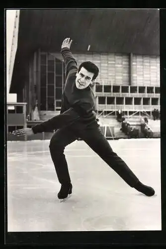 AK Innsbruck, Manfred Schnelldorfer beim Schlittschuh - Lauf ZOH 1964