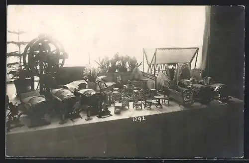 Foto-AK Mannheim, Vereinslazarett Lanz-Fabrik, Verwundeten-Bazar Exponate, Kriegshilfe