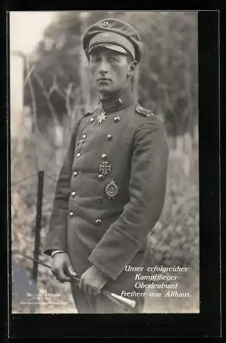 Foto-AK Sanke Nr. 383: Flieger Oberleutnant Freiherr von Althaus in Uniform mit Pour le Merite und EK