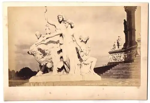 Fotografie G.W.W., Ansicht London, Hyde Park, Corner Group at Albert Memorial