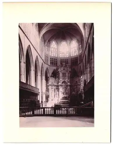 Fotografie unbekannter Fotograf, Ansicht Toulouse, Altar in der Kathedrale