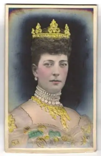 AK Königin Alexandra von England mit Krone und Juwelen