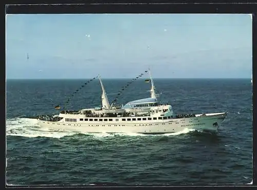 AK Bäderschiff Wilhelmshaven in voller Fahrt