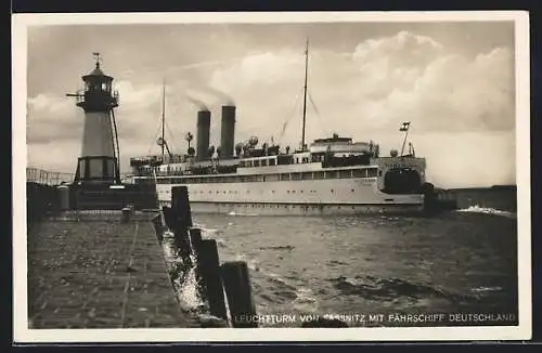 AK Sassnitz, Fährschiff Deutschland passiert den Leuchtturm