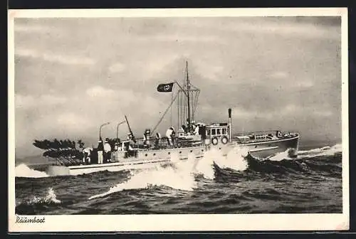 AK Minenräumboot der Kriegsmarine auf See