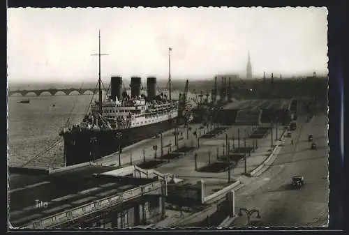 AK Bordeaux, Passagierschiff Massilia im Hafen