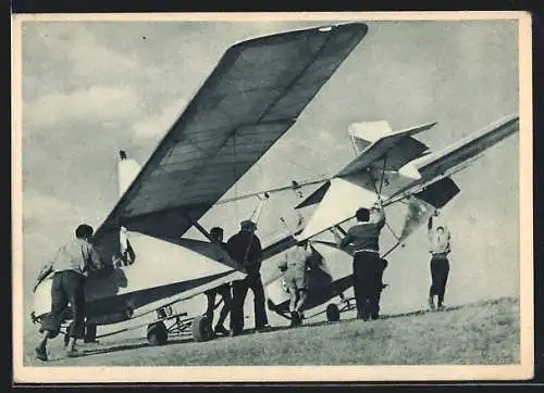 AK Transport klzákov na start, Startvorbereitungen an einem Segelflugzeug