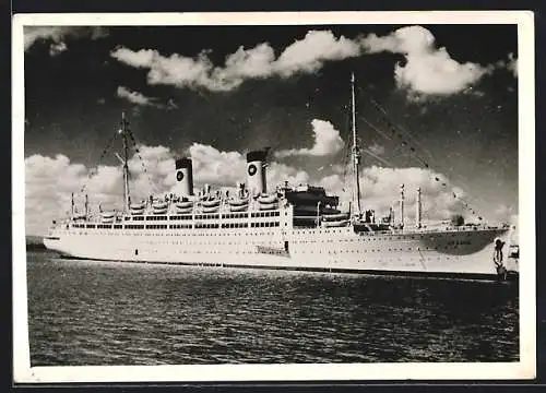 AK Passagierschiff Italia auf dem Wasser