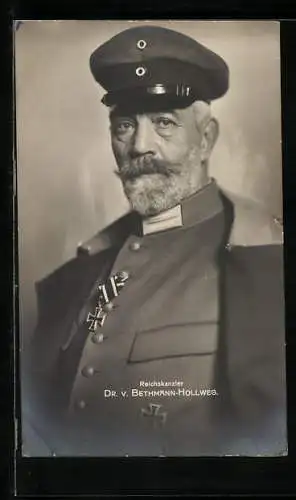 AK Reichskanzler von Bethmann Hollweg in Uniform mit Schirmmütze