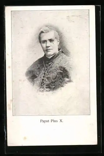 AK Papst Pius X. mit Pileolus schaut am Betrachter vorbei