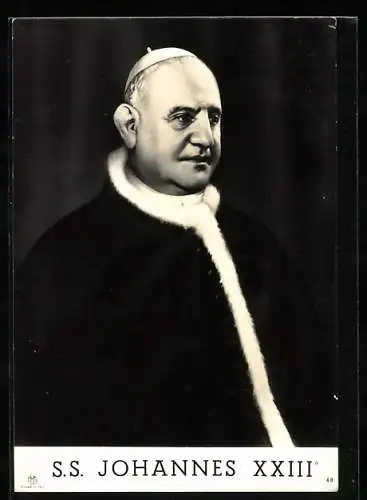 AK Papst Johannes XXIII. lächelnd mit Pileolus