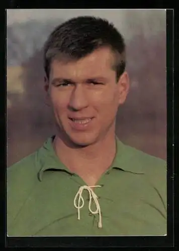 AK Portrait des Fussballer Josef Piontek