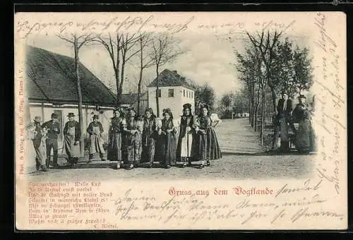 AK Frauen in vogtländischer Tracht auf der Strasse