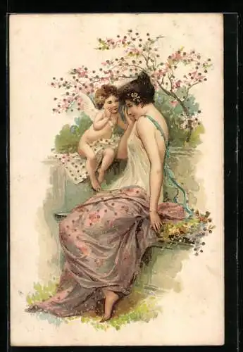 AK Amor flüstert einer jungen Frau etwas zu