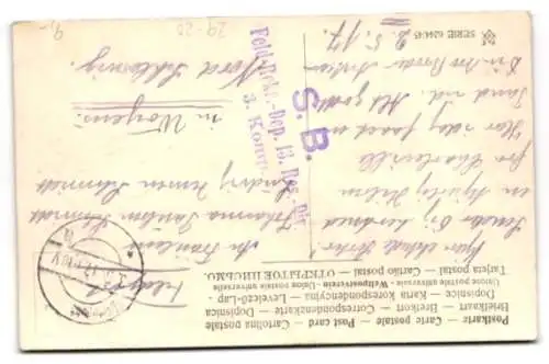 Seiden-AK Ein vierblättriges Kleeblatt auf einem Kissen, Passepartout aus weiteren Kleeblättern