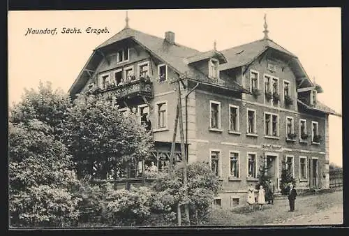 AK Naundorf /Erzgeb., Gasthof Otto Dietze, Gebäude mit Besitzer