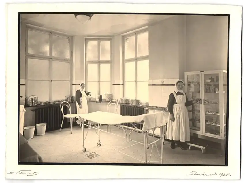 15 Fotografien unbekannter Fotograf, Ansicht Sterkrade, Johanniter Krankenhaus, Innen- & Aussenansichten, OP-Saal u.a. 10