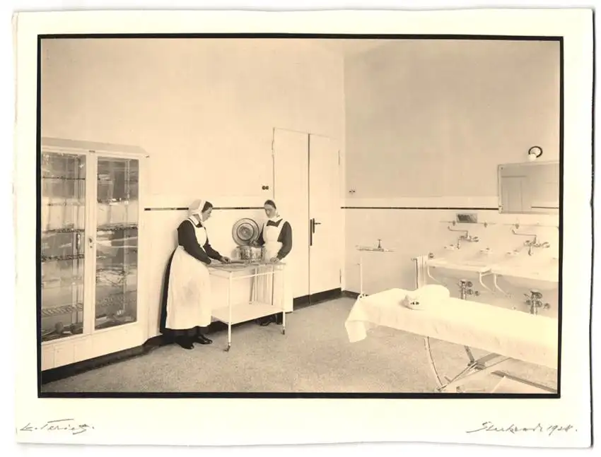 15 Fotografien unbekannter Fotograf, Ansicht Sterkrade, Johanniter Krankenhaus, Innen- & Aussenansichten, OP-Saal u.a. 6