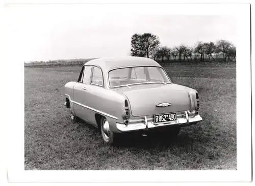 5 Fotografien Ford Autohändler Otto Hausmann, Passau, Auto Ford Taunus Weltkugel in verschiedenen Ansichten