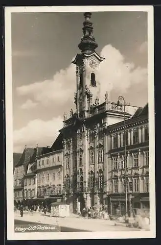 AK Steyr /Ob.-Ö., Strassenpartie mit Rathaus