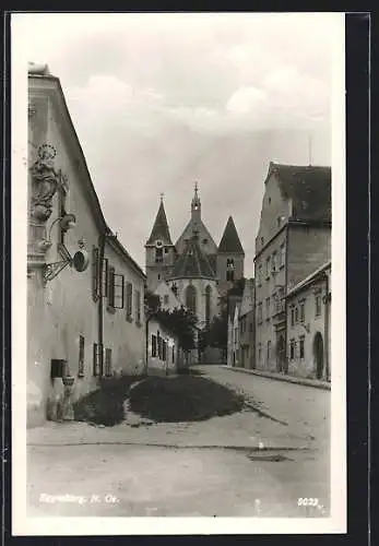 AK Eggenburg, Strassenpartie mit Blick zur Kirche