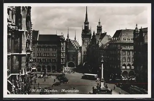 AK München, Marienplatz im Sonnenschein