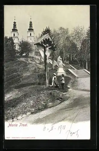 AK Maria Trost, Treppenaufgang zur Kirche mit Jesuskreuz mit Betenden