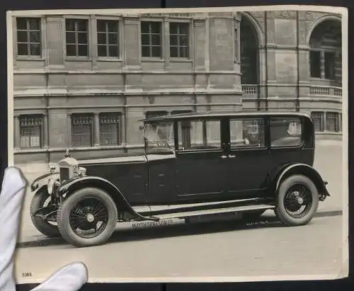 Fotografie Chas. K. Bowers, London-Chiswick, Auto Maythorn & Son Ltd., schwarze Luxus-Limousine, 29 x 23cm