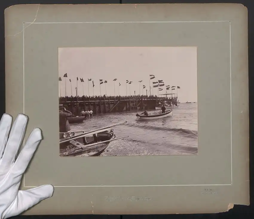 Fotografie Edmund Risse, Berlin, Ansicht Helgoland, Feier zur Abtretung Helgolands an Deutschland am 10. August 1890 0