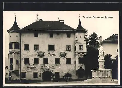 AK Tamsweg, Rathaus und Sparkasse mit Brunnen