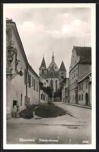 AK Eggenburg, Strassenpartie mit Blick zur Kirche