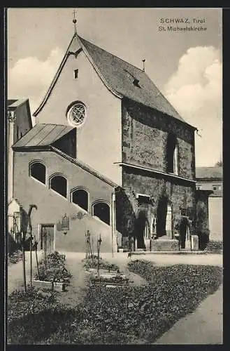 AK Schwaz /Tirol, Die St. Michaelskirche, Friedhof davor