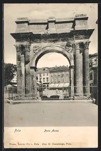 AK Pola, Blick durch die Porta Aurea