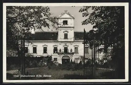 AK Obersiebenbrunn /N.-Oe., Frontalansicht des Schlosses