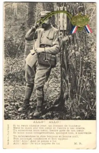 AK Soldat in Uniform mit dem Feldtelefon, aus dem Hörer kommt ein echter Anhänger aus Stoff, Vive la France