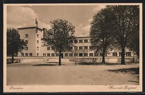 AK Dresden-Strehlen, Haus der Jugend, Strehlener Platz / Horstwesselplatz