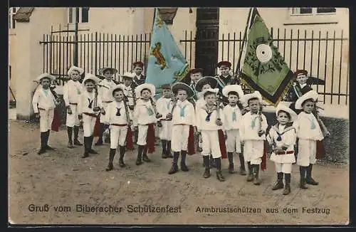 AK Biberach / Riss, Armbrustschützen aus dem Festzug zum Biberacher Schützenfest