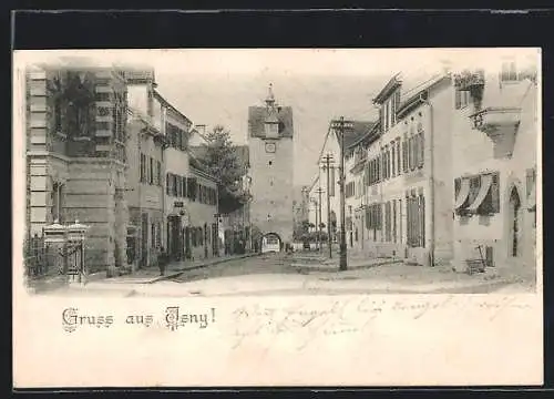 AK Isny, Strassenpartie mit Blick zum Turm mit Tordurchgang