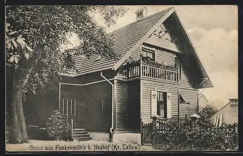 AK Neuhof /Kr. Teltow, Funkenmühle, Wohnhaus mit Holzverkleidung