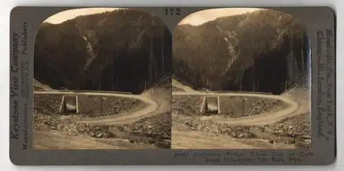 Stereo-Fotografie Keystone View, Meadville, Ansicht Yellowstone / Wyo., Corkscrew Bridge Sylvan Pass on Cody Road
