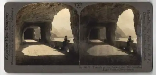 Stereo-Fotografie Keystone View Company, Meadville, Ansicht Axenstrasse, Tunnels Overhanging Lake Lucerne