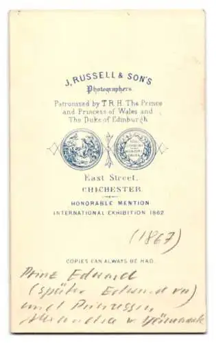 Fotografie J. Russell & Sons, Chichester, Prinz Edward VII. von Grossbritannien nebst Alexandra von Dänemark und Kindern