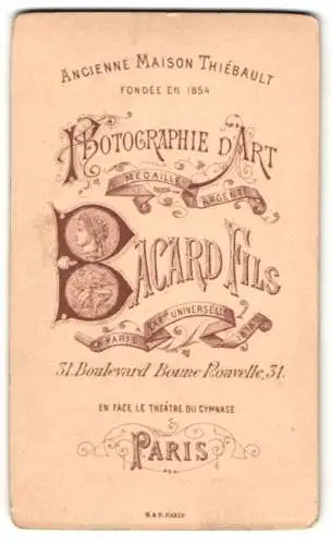 Fotografie Bacard Fils, Paris, 31 Boulevard Bonne Noavelle, grafisch schön gestaltete Anschrift des Ateliers