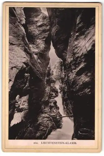 Fotografie unbekannter Fotograf, Ansicht St. Johann im Pongau, Flusslauf im Liechtensteinklamm