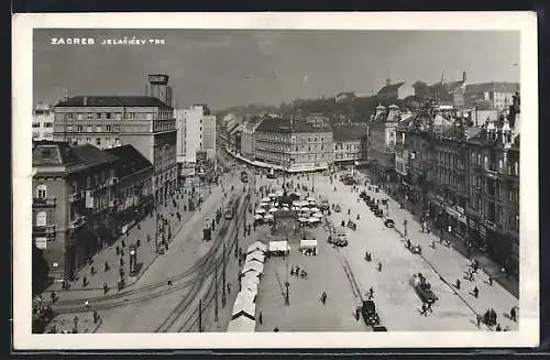 AK Zagreb / Agram, Jelacicev Trg, Marktstände, Strassenbahn