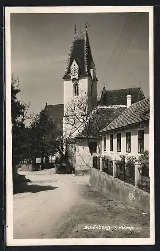 AK Schönberg a. Kamp, Ortsansicht mit Kirche, Strassenpartie